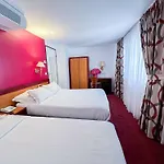 Hotel La Dependance 3*