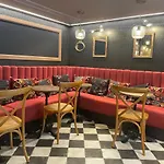Ξενοδοχείο La Dependance 3*