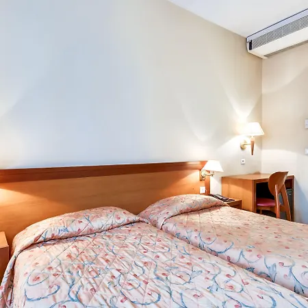 La Dependance 3* パリ