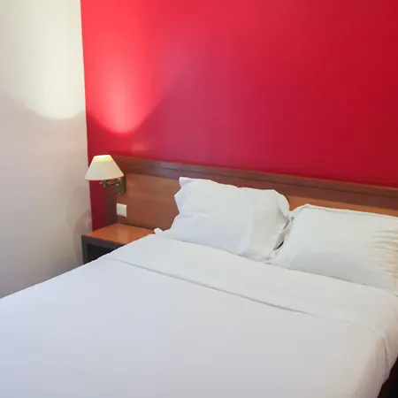 La Dependance Отель Париж