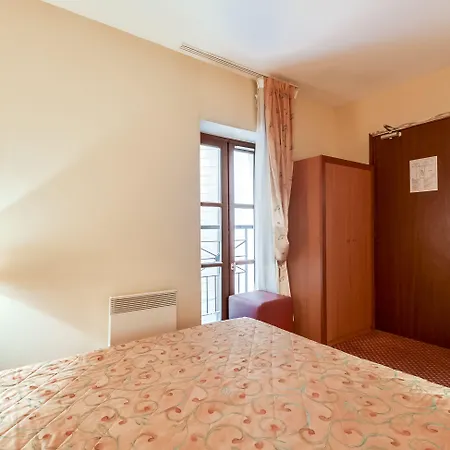 La Dependance Отель Париж