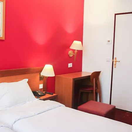 Hotel La Dependance 3*