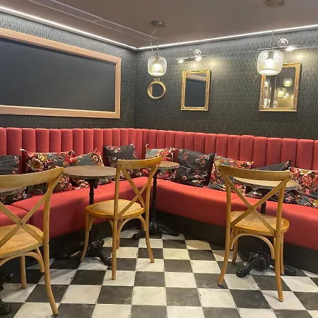 Hotel La Dependance 3*